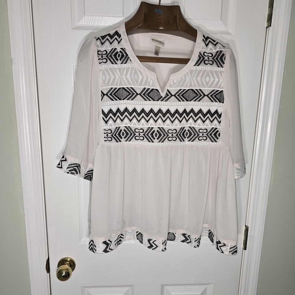 Women's White and Black Aztec Western Flowy Top XL